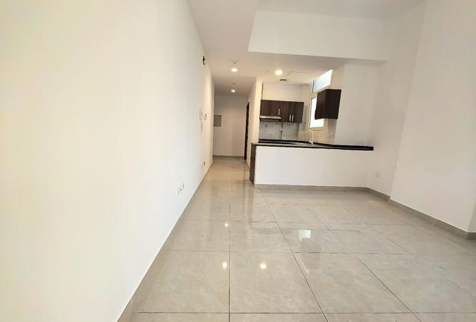 1 BR Apartment with Balcony and Covered Parking