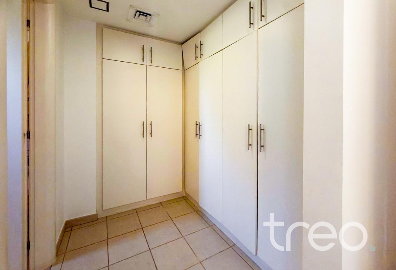 Large private garden |Great Location| Unfurnished photo 10