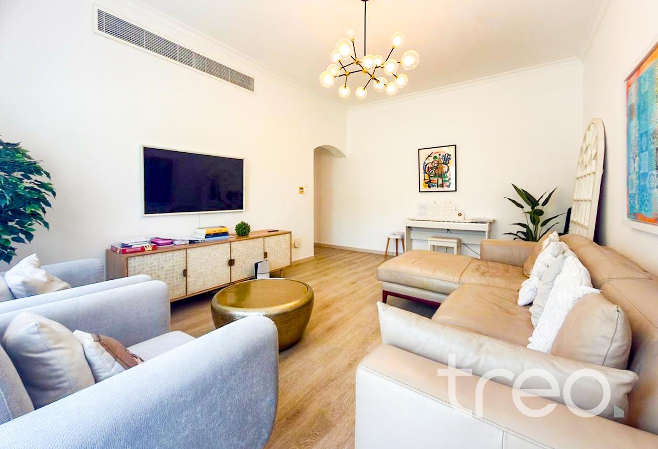 Large private garden |Great Location| Unfurnished photo 4