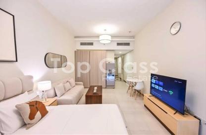 Apartment - Studio - 1 for rent in SOL Bay - Business Bay - Dubai