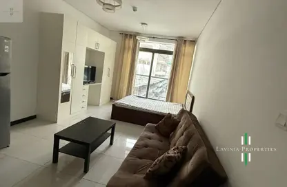 شقة - 1 حمام للايجار في كريستال مساكن - منطقة 11 - قرية جميرا الدائرية - دبي