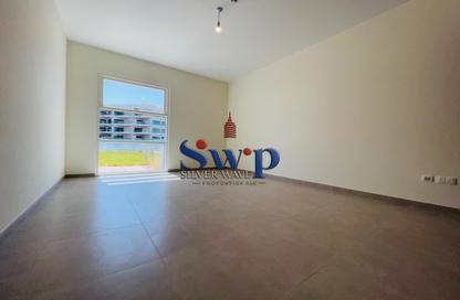 Apartment - 2 Bedrooms - 3 Bathrooms for rent in Canal View Building - Al Raha Beach - Abu Dhabi