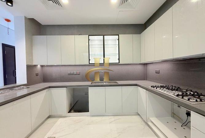 77797800 - Property Image 3