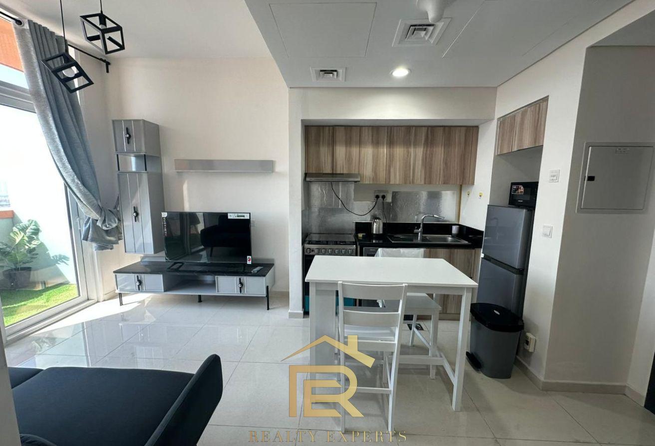 Furnished 1BR Apartment | Golf Views photo 7