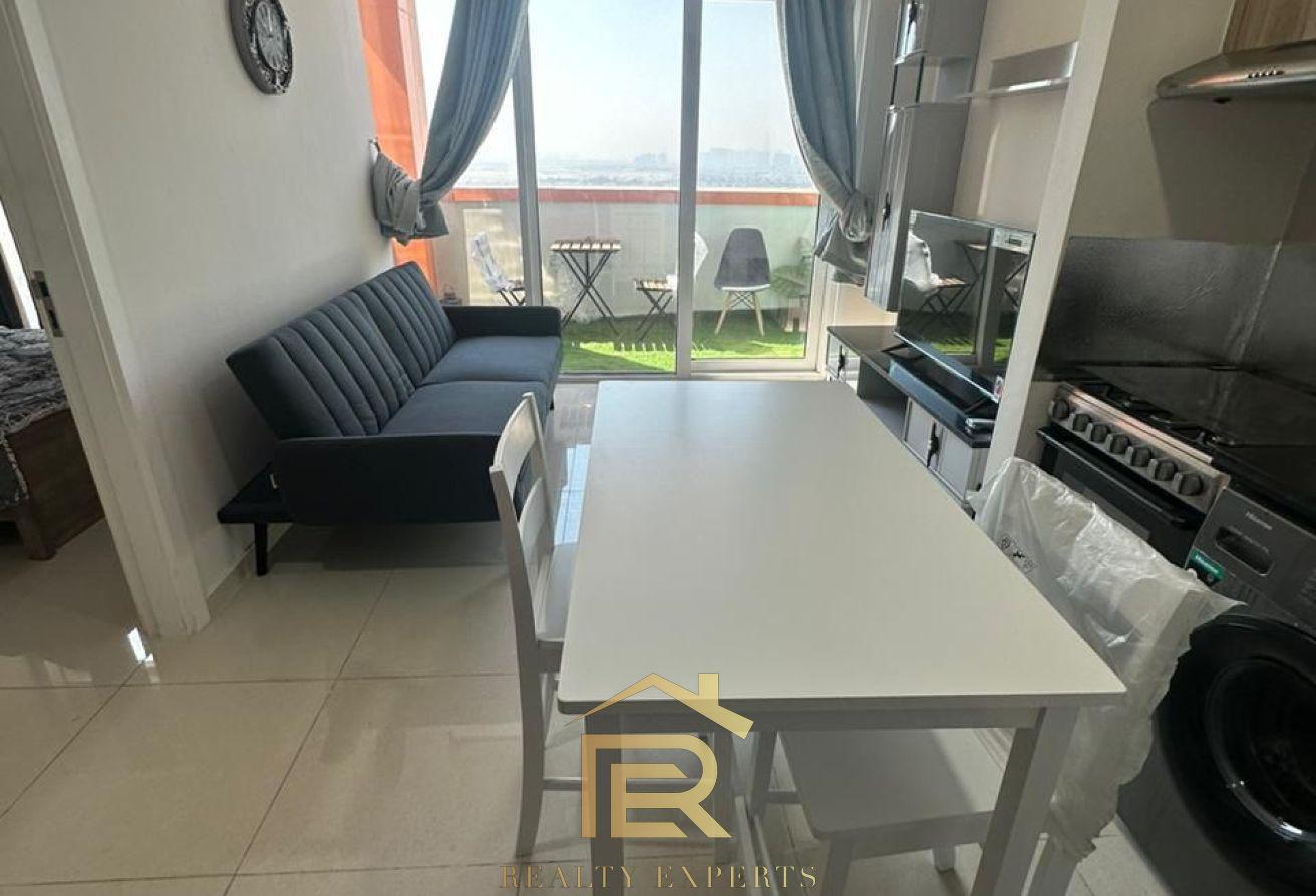 Furnished 1BR Apartment | Golf Views photo 5