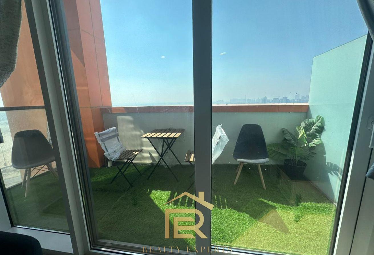 Furnished 1BR Apartment | Golf Views photo 4
