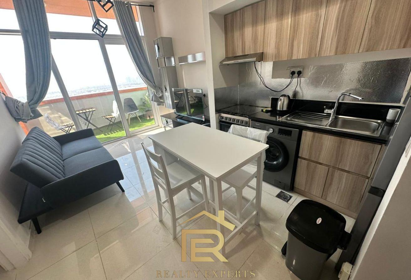 Furnished 1BR Apartment | Golf Views photo 6
