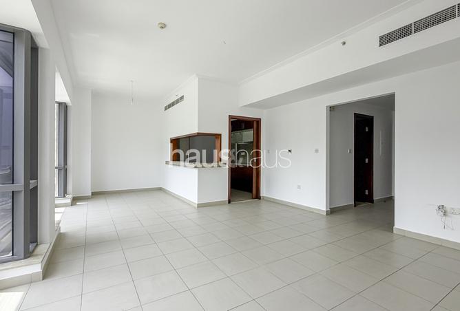 Chiller Free | Low Floor | Available Now photo 3
