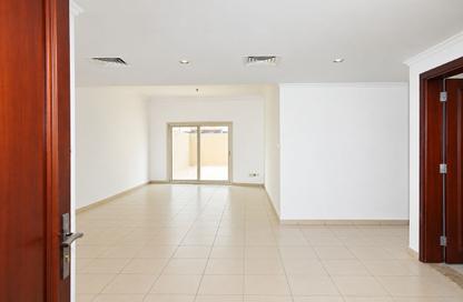 Apartment - 3 - 4 for rent in Al Khan Corniche - Al Khan - Sharjah