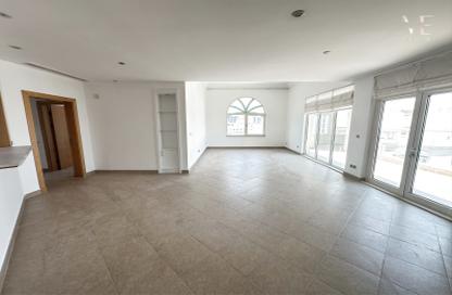 Apartment - 3 Bedrooms - 4 Bathrooms for rent in Al Khushkar - Shoreline Apartments - Palm Jumeirah - Dubai