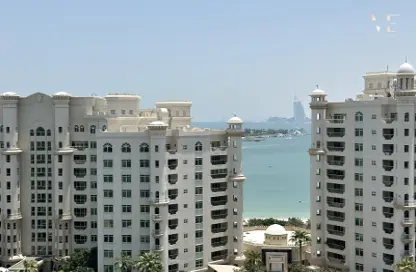 Apartment - 3 Bedrooms - 4 Bathrooms for rent in Al Khushkar - Shoreline Apartments - Palm Jumeirah - Dubai