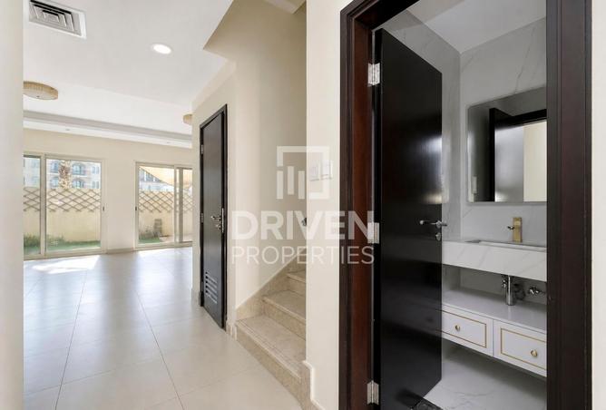 Family Townhouse | Private Garden | Maids Room