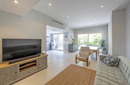 Villa - 3 Bedrooms - 3 Bathrooms for rent in Springs 3 - The Springs - Dubai Villa - 3 Bedrooms - 3 Bathrooms for rent in Springs 3 - The Springs - Dubai