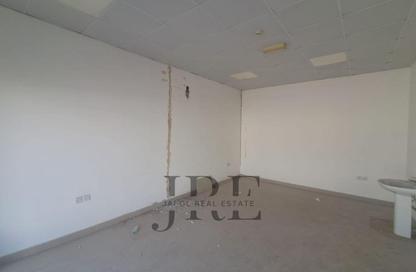 Warehouse - Studio - 1 Bathroom for rent in Al Sajaa Industrial - Al Sajaa - Sharjah