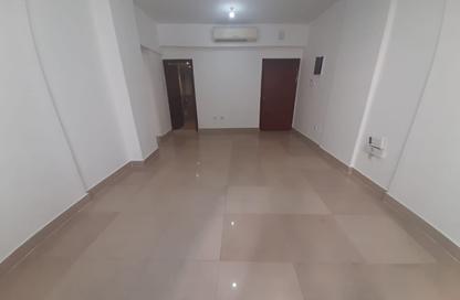 Apartment - 3 - 2 for rent in Tourist Club Area - Abu Dhabi Apartment - 3 - 2 for rent in Tourist Club Area - Abu Dhabi