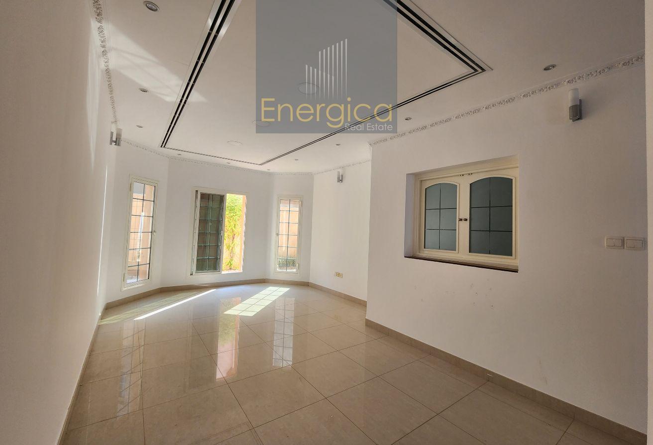 Compound 5BR Villa | Private Garden | Facilities photo 8