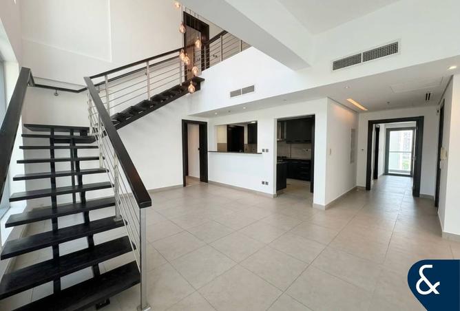 Vacant| Lake View | Duplex Unit photo 2
