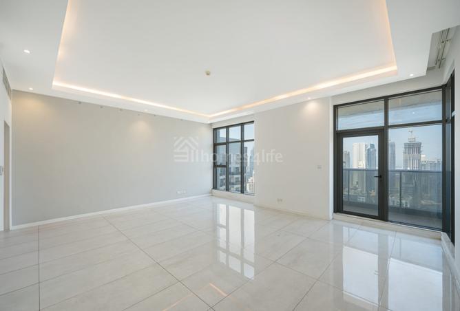 Elegant 3BR + Maid | High Floor | Green Lakes photo 3