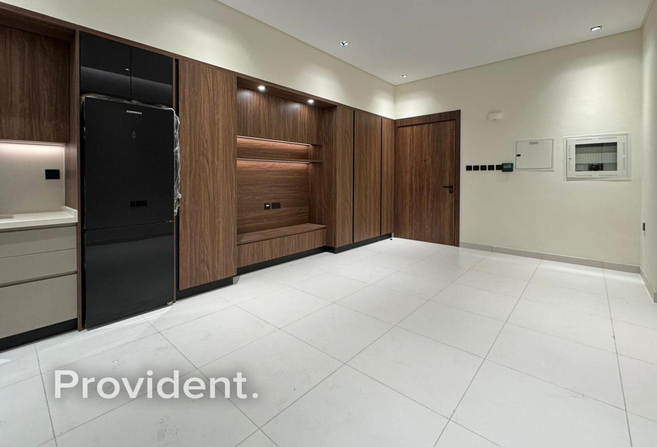 Vacant | Ready to Move In | 12 Cheques photo 2