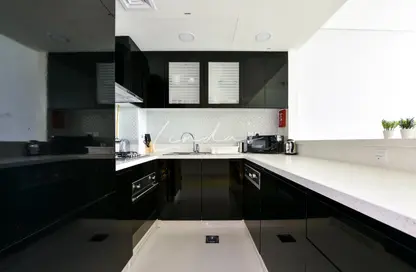 Apartment - 1 Bedroom - 2 Bathrooms for rent in Bay's Edge - Business Bay - Dubai