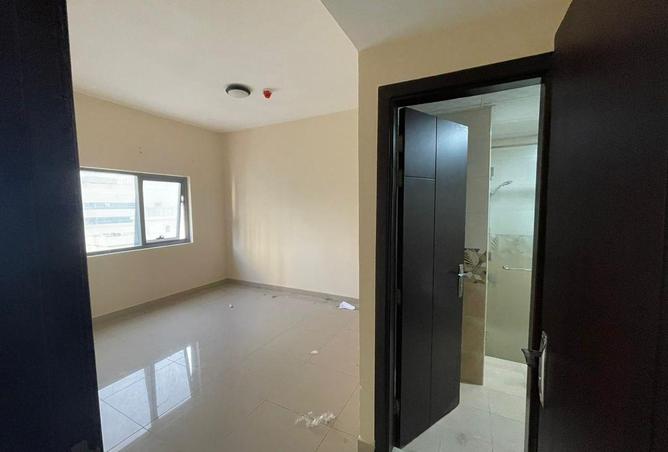 53163300 - Property Image 3