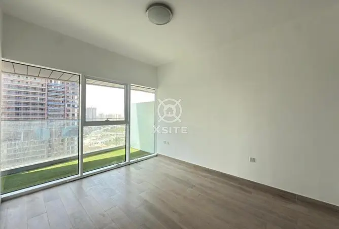 121981014 - Property Image 3