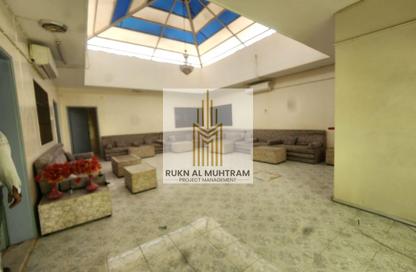 Villa - 6 Bedrooms - 2 Bathrooms for rent in Al Sabkha - Al Riqqa - Sharjah
