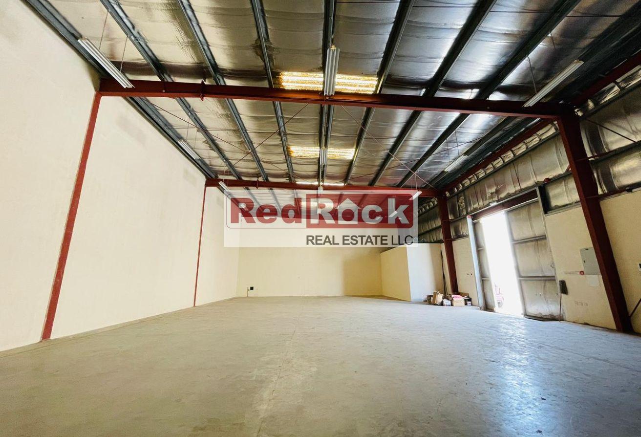 Corner 3150 Sqft Warehouse in Ind Area 18