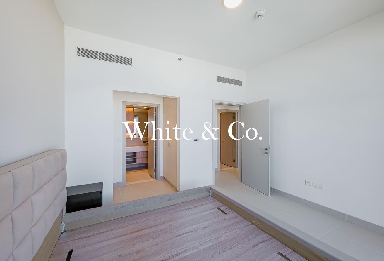 AMAZING VIEW | GOOD DEAL | NEVER LIVED IN photo 4