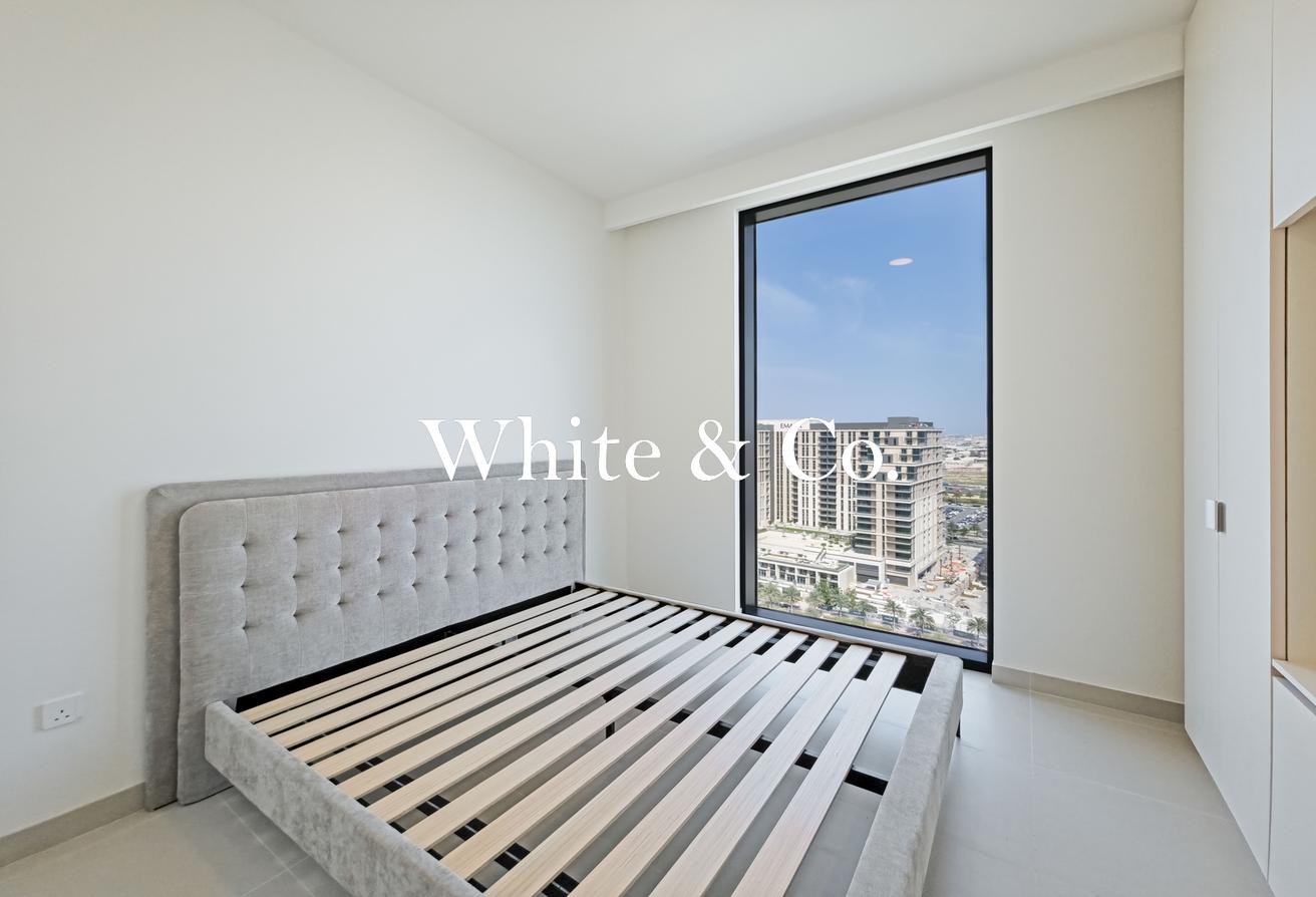 AMAZING VIEW | GOOD DEAL | NEVER LIVED IN photo 8
