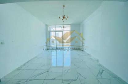 Apartment - 1 Bedroom - 2 Bathrooms for rent in Jumeirah Garden City - Al Satwa - Dubai