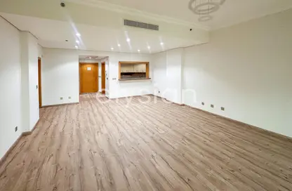 Apartment - 1 Bedroom - 2 Bathrooms for rent in Al Habool - Shoreline Apartments - Palm Jumeirah - Dubai
