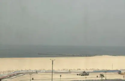 Apartment - 1 Bedroom - 2 Bathrooms for rent in Ajman Corniche Residences - Ajman Corniche Road - Ajman