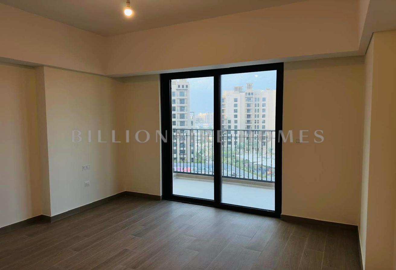 Spacious | Prime Location | Mid Floor photo 8