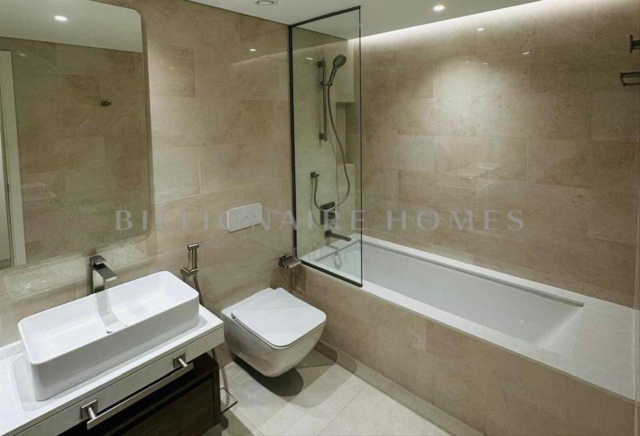 Spacious | Prime Location | Mid Floor photo 13