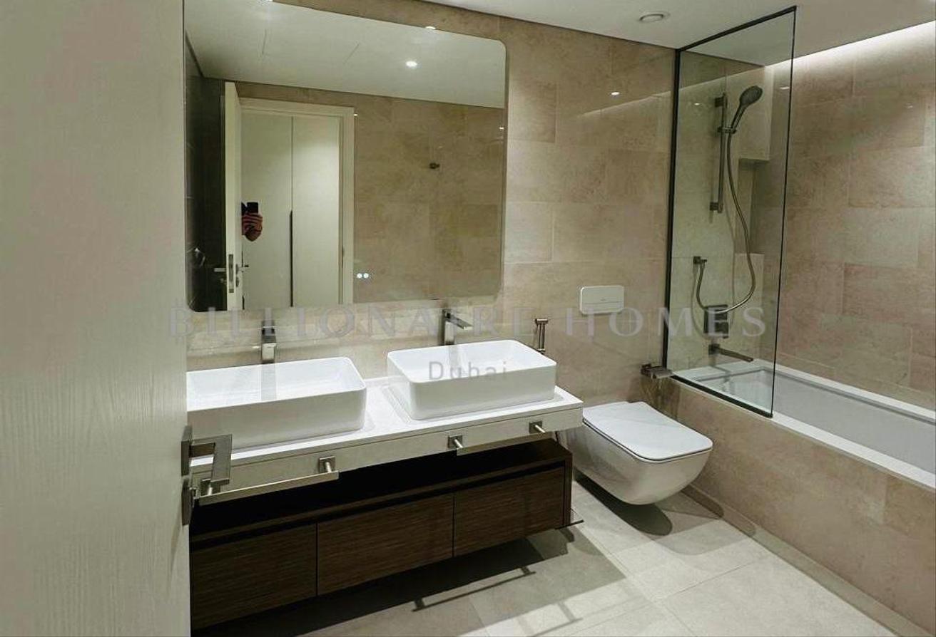 Spacious | Prime Location | Mid Floor photo 12