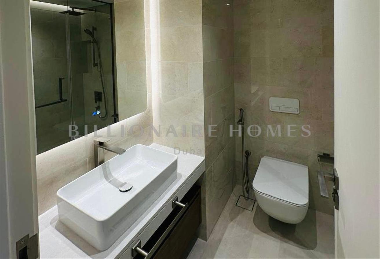 Spacious | Prime Location | Mid Floor photo 10