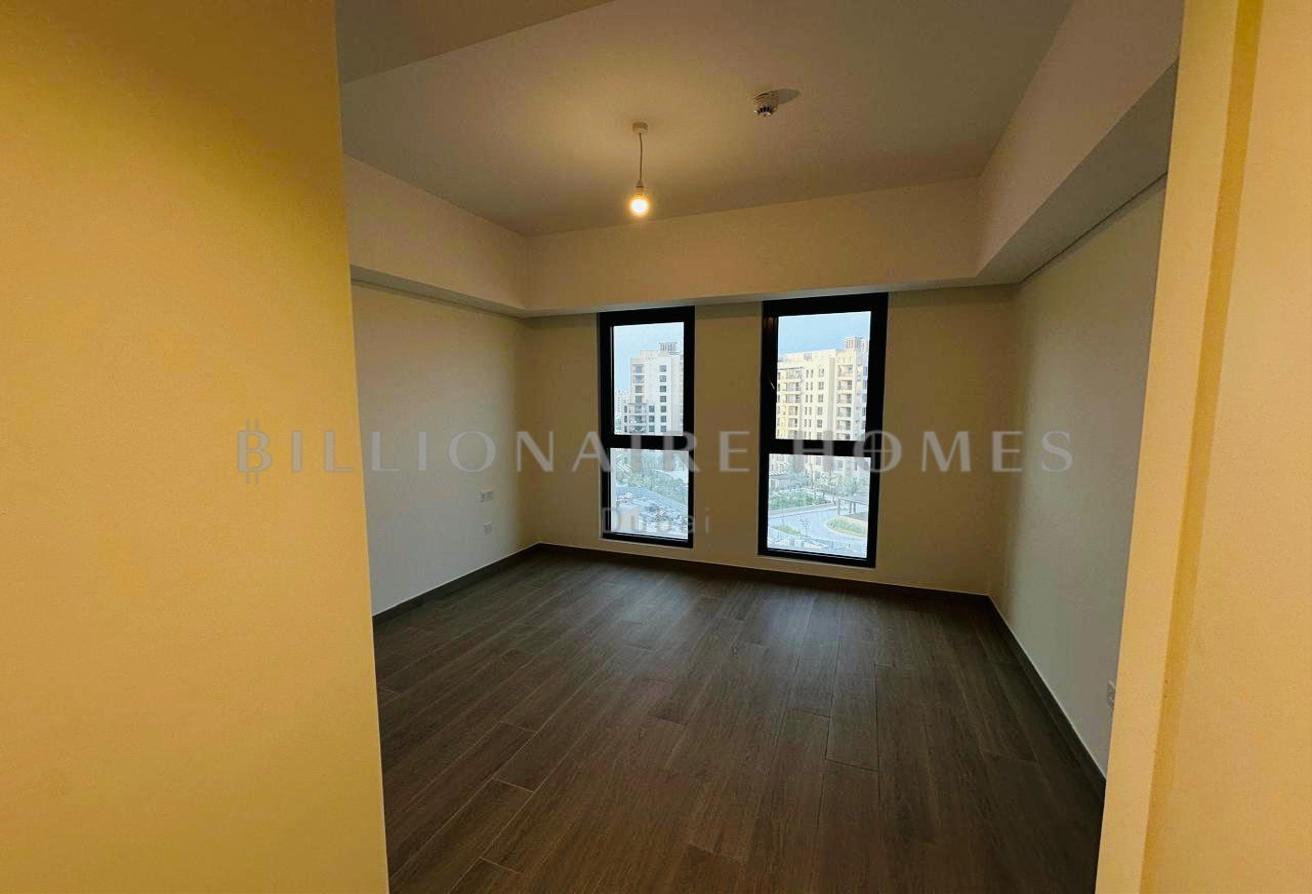 Spacious | Prime Location | Mid Floor photo 6