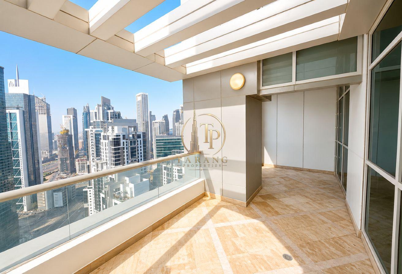 Exclusive | Skyline Penthouse | Vacant photo 16
