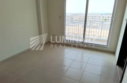 Apartment - 2 Bedrooms - 2 Bathrooms for rent in Mazaya 21 - Queue Point - Liwan - Dubai Land - Dubai