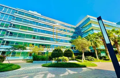 شقة - 2 غرف نوم - 3 حمامات للايجار في المراسي - البطين - أبوظبي