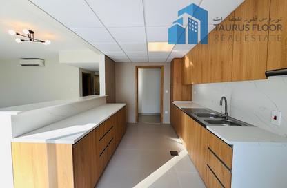 Apartment - 3 Bedrooms - 3 Bathrooms for rent in Dar Al Buteen 1 - Al Muraqqabat - Deira - Dubai