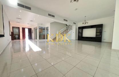 Villa - 4 - 6 for rent in Circle Villas - Jumeirah Village Circle - Dubai