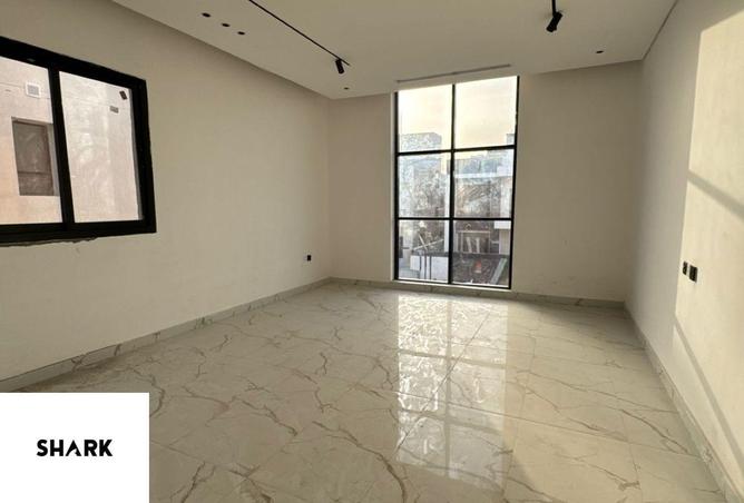 74235529 - Property Image 2