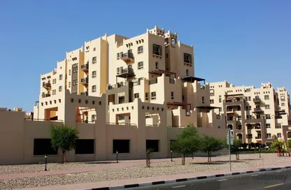 شقة - غرفة نوم - 2 حمامات للايجار في الثمام 13 - الثمام - رمرام - دبي لاند - دبي