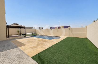 Villa - 3 - 4 for rent in District 8 - Jumeirah Park - Dubai