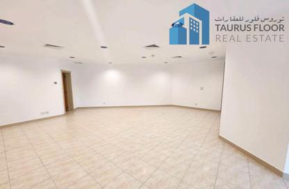 Apartment - 3 Bedrooms - 3 Bathrooms for rent in Al Ghurair Apartments - Al Rigga - Deira - Dubai