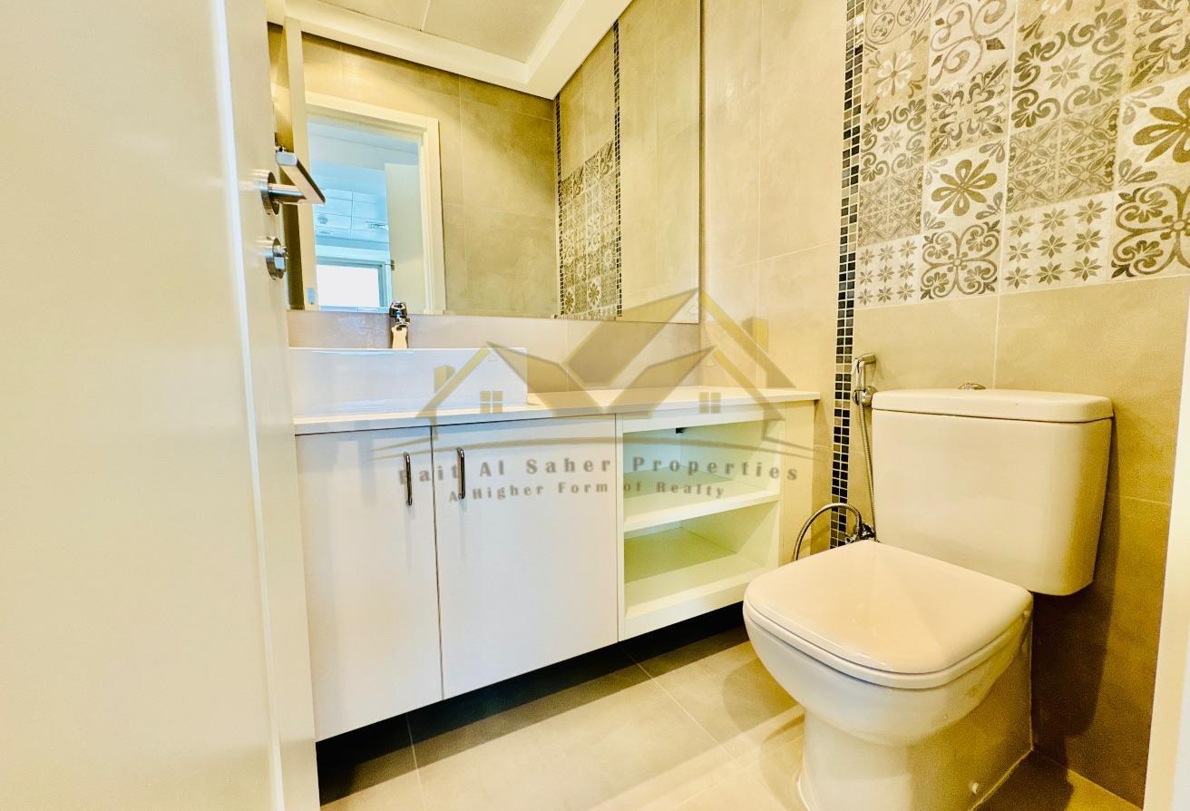 1 BR Apartment with Balcony Luxury Apartment photo 4
