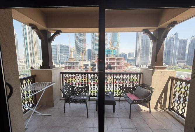 Fully Furnished 1BR | Burj Khalifa View | Old Town