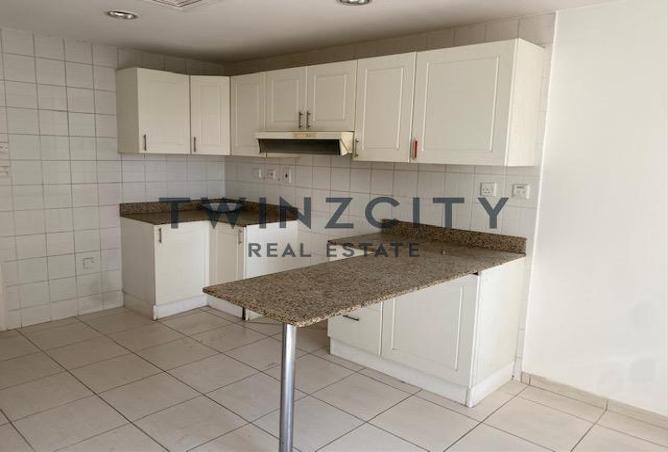 73804377 - Property Image 2